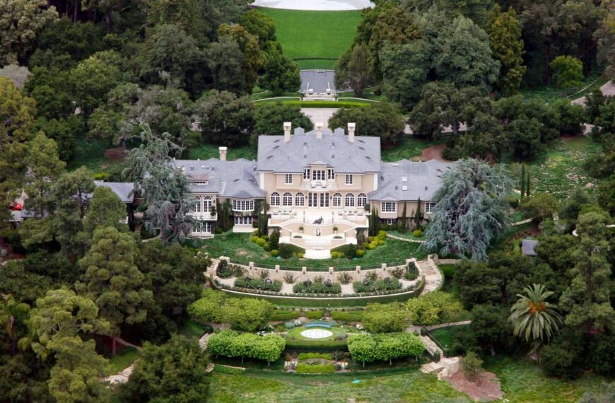 These Celebs Own Incredible Million Dollar Homes